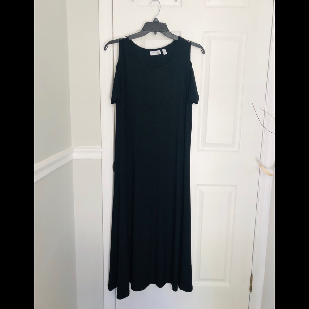 🥂LNWOT🥂Attitudes🥂Cold Shoulder Maxi Dress🥂1XP